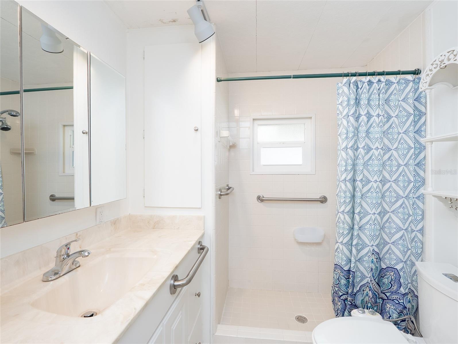Image 30 of 60 For 610 Delphinium Drive