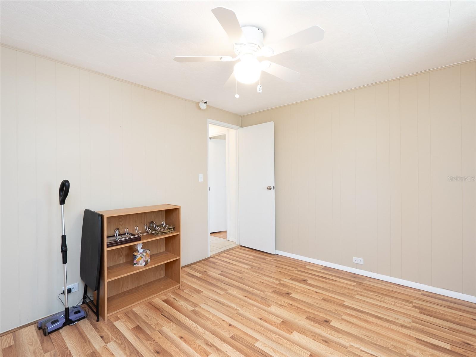 Image 34 of 60 For 610 Delphinium Drive