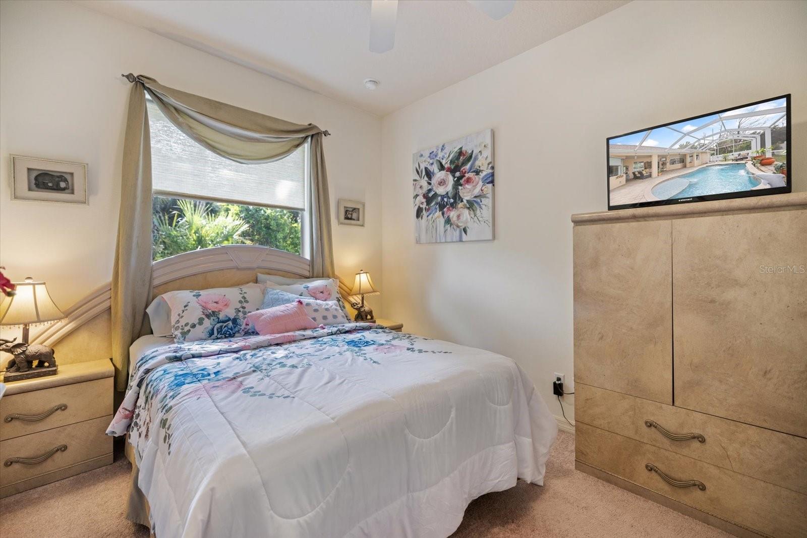 Image 34 of 40 For 4879 Eldron Avenue