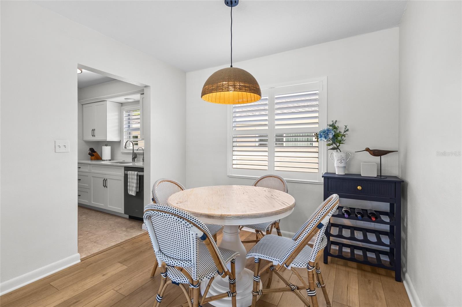 Image 10 of 41 For 521 Venice Avenue 16