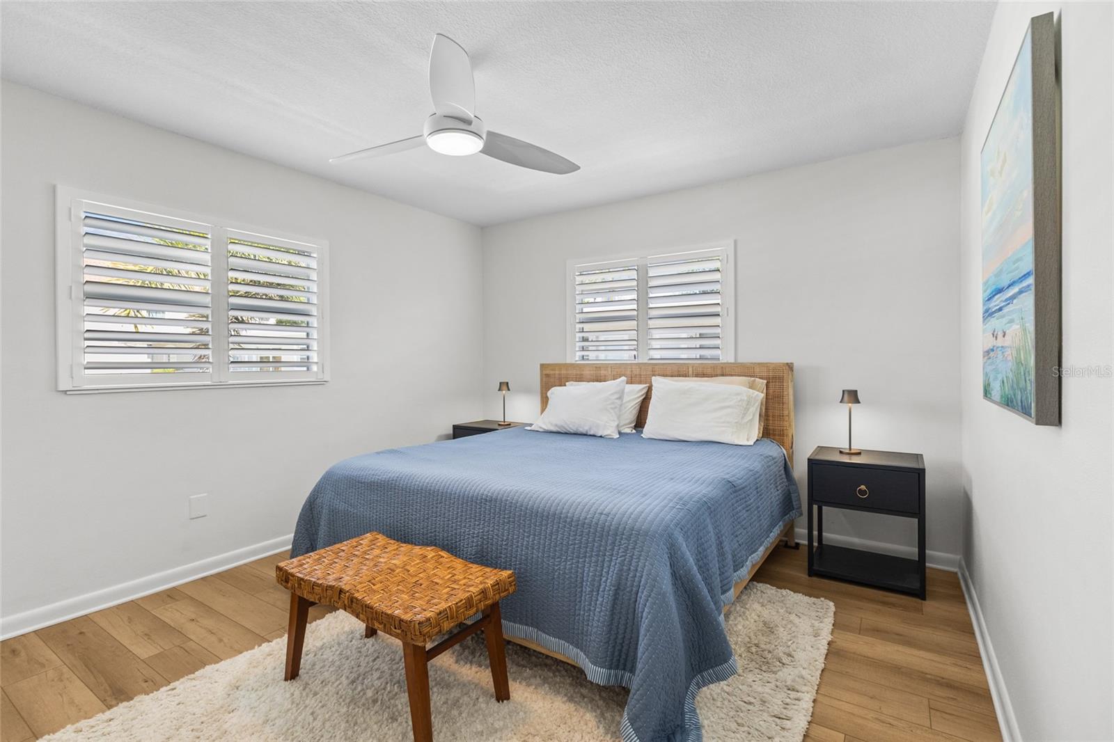 Image 16 of 41 For 521 Venice Avenue 16