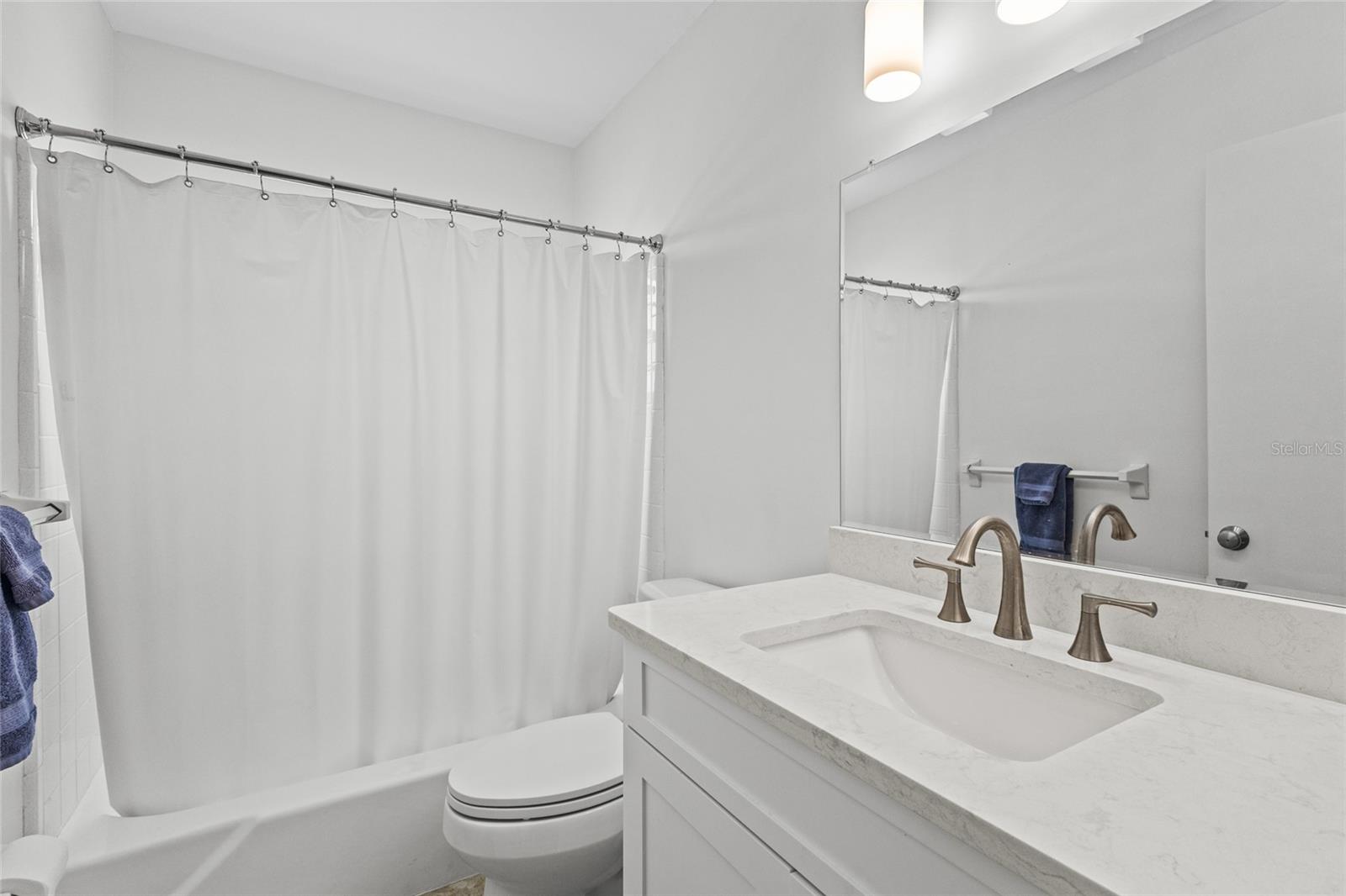 Image 19 of 41 For 521 Venice Avenue 16
