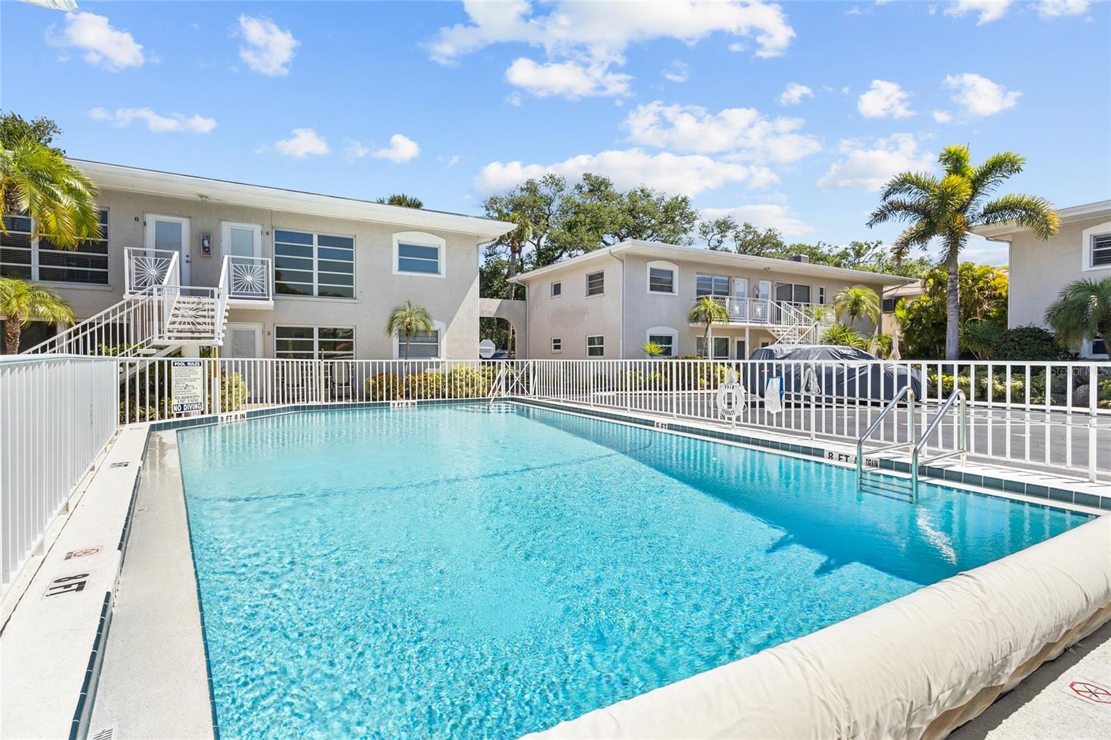 Image 21 of 41 For 521 Venice Avenue 16