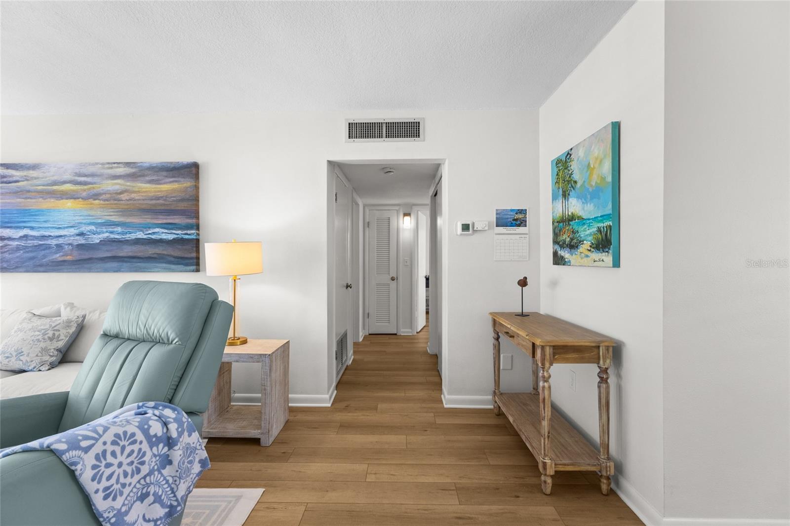 Image 9 of 41 For 521 Venice Avenue 16