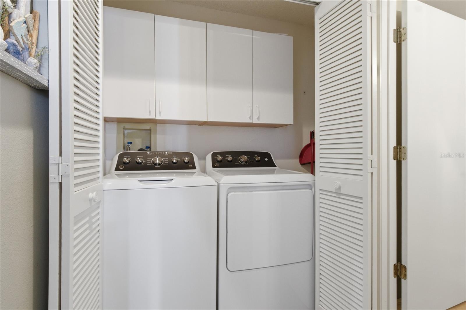 Image 29 of 46 For 9320 Clubside Circle S 2310