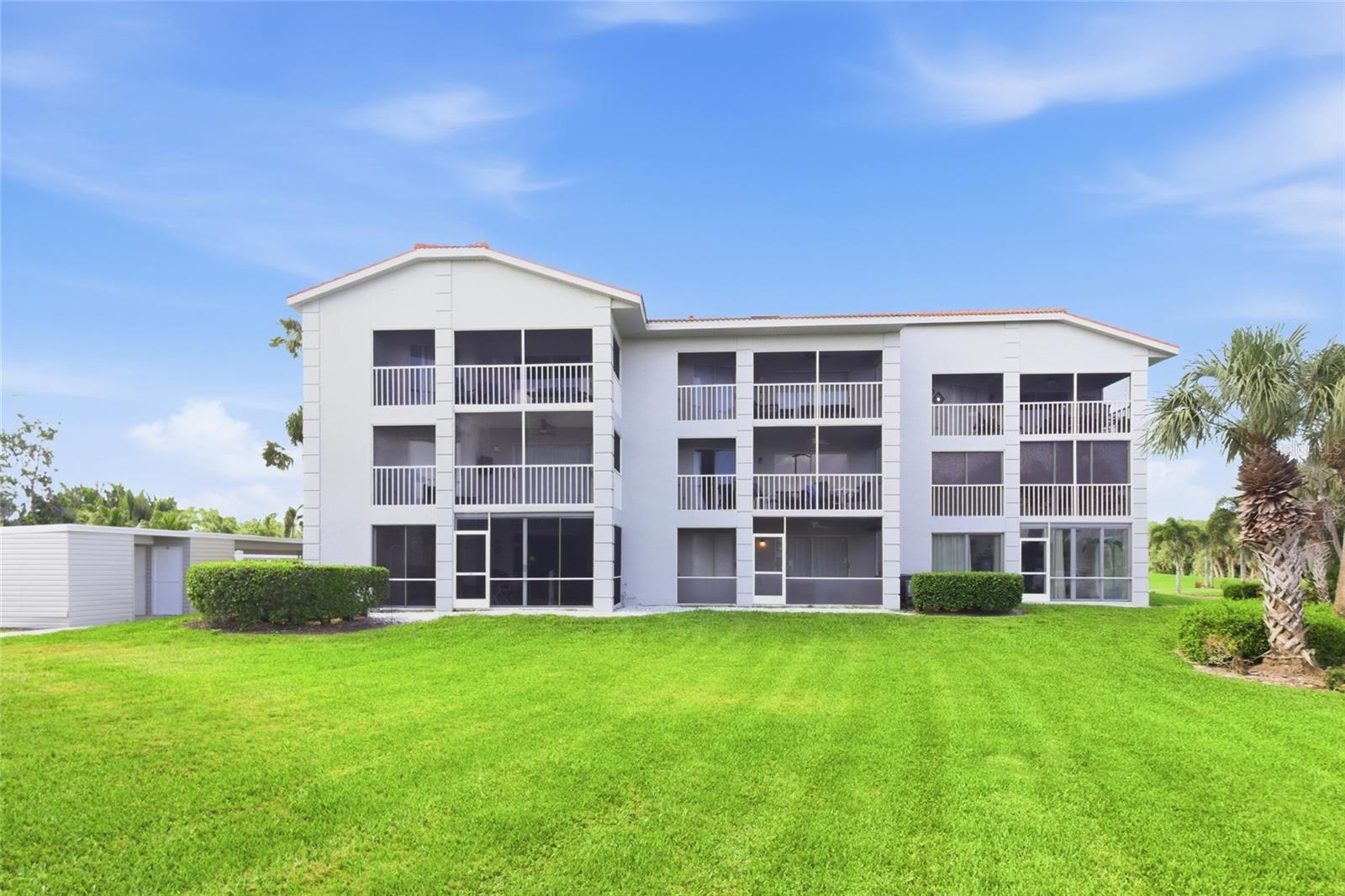 Image 34 of 46 For 9320 Clubside Circle S 2310