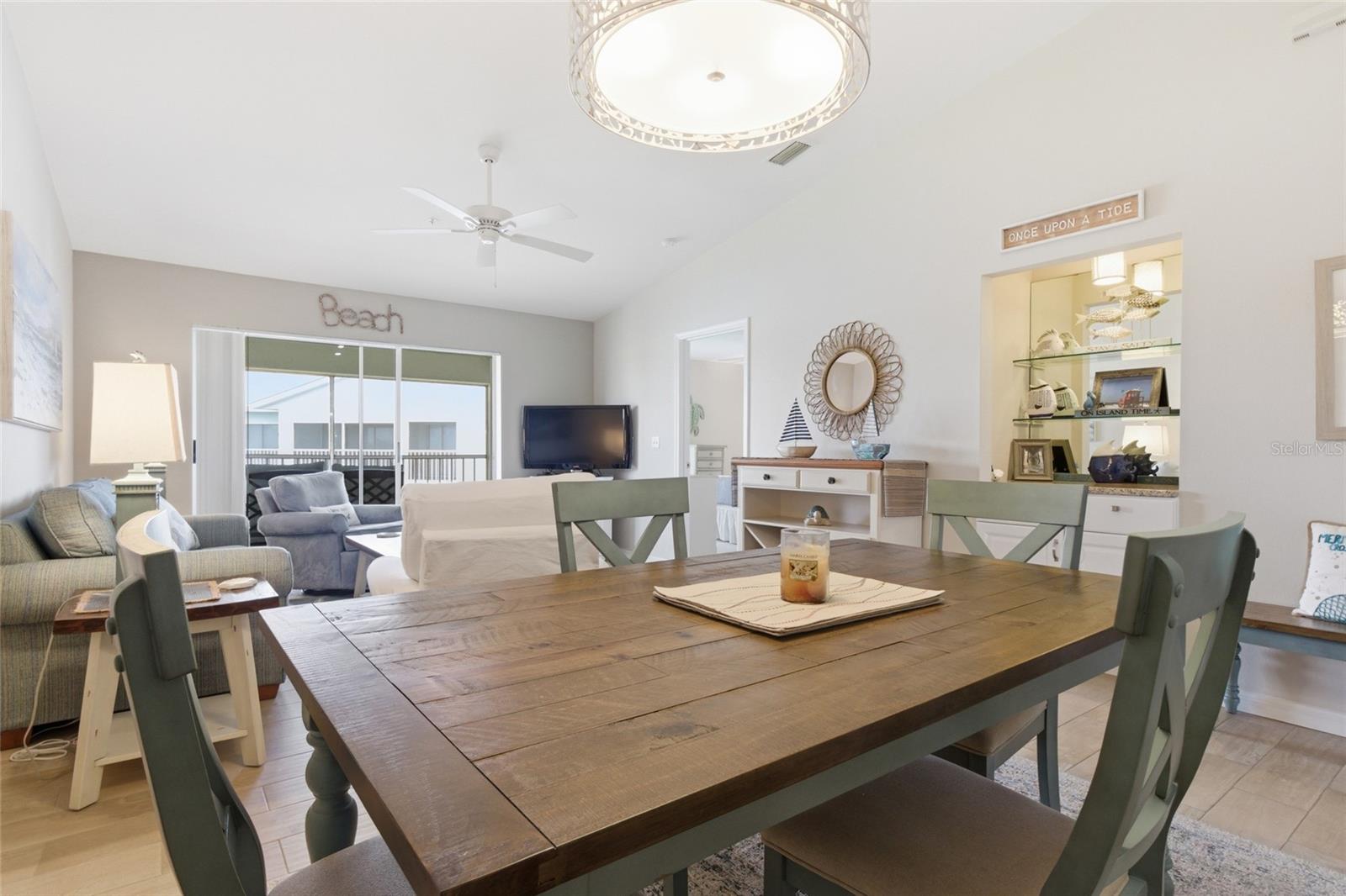 Image 7 of 46 For 9320 Clubside Circle S 2310