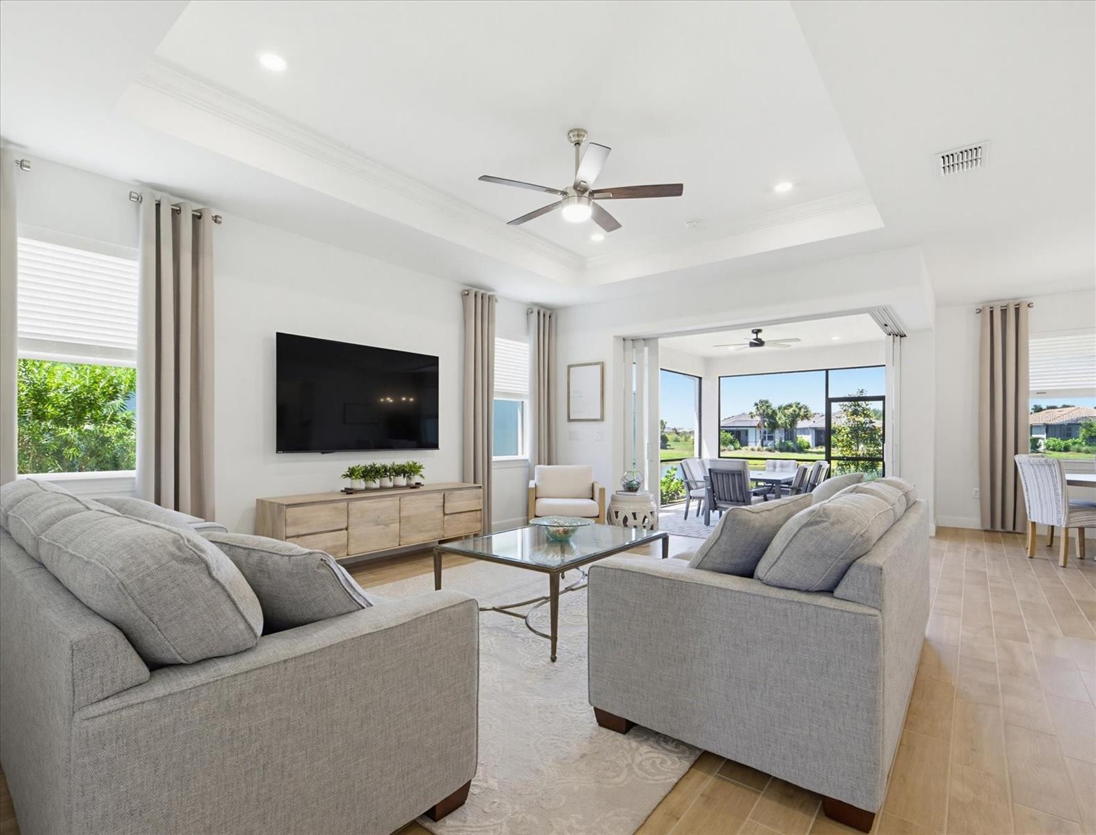 Image 15 of 75 For 10408 Sea Breeze Ridge Drive