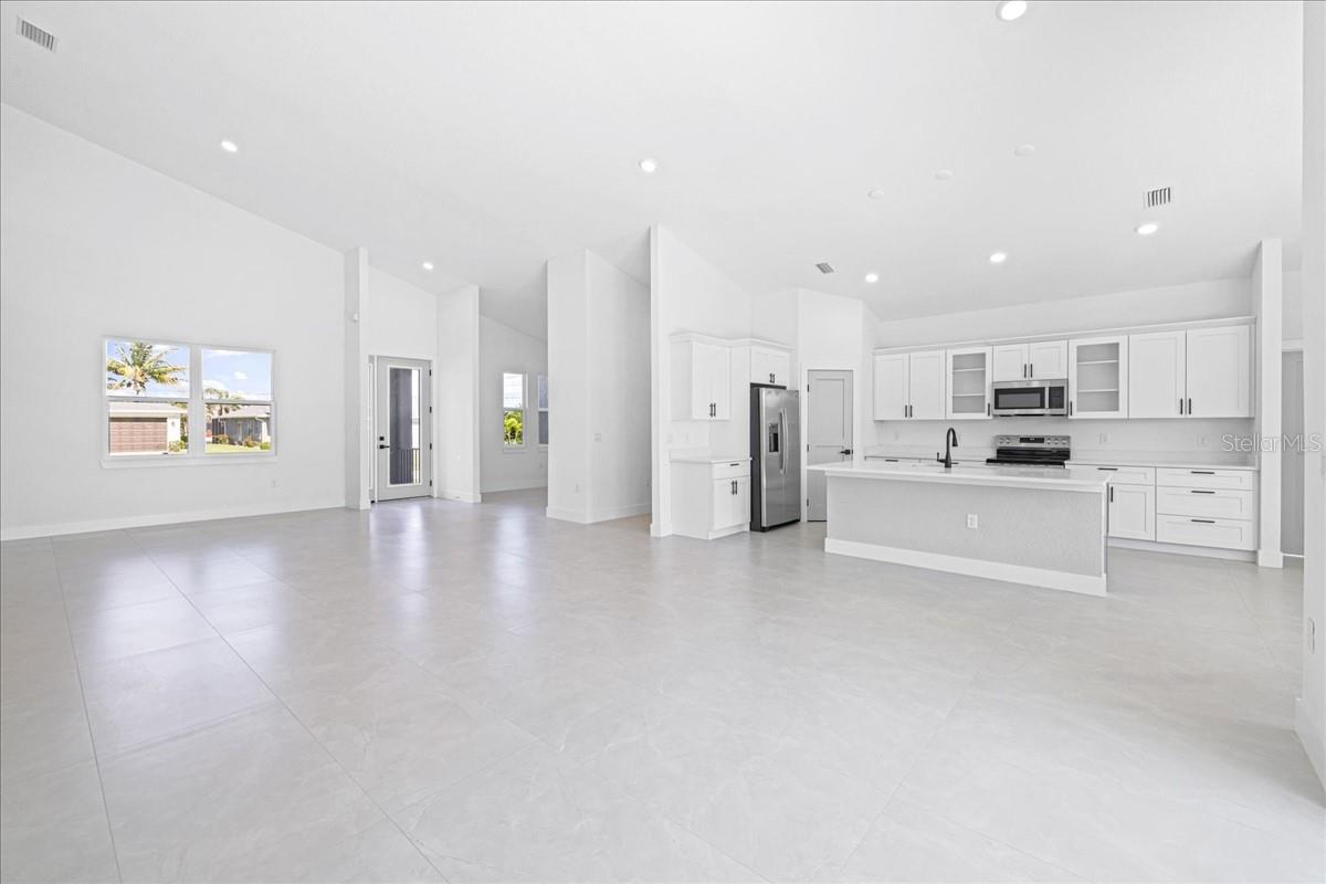Image 12 of 40 For 8181 Tecumseh Circle