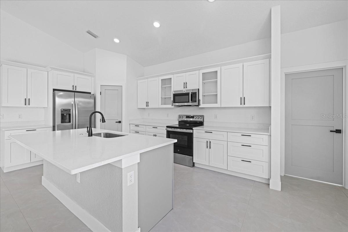 Image 13 of 40 For 8181 Tecumseh Circle