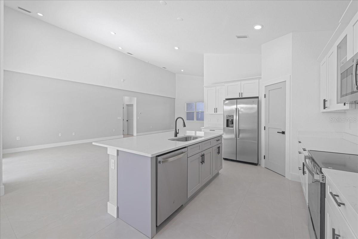 Image 14 of 40 For 8181 Tecumseh Circle