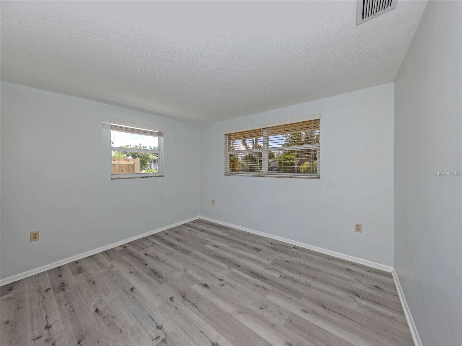 Image 18 of 33 For 320 Pavonia Road