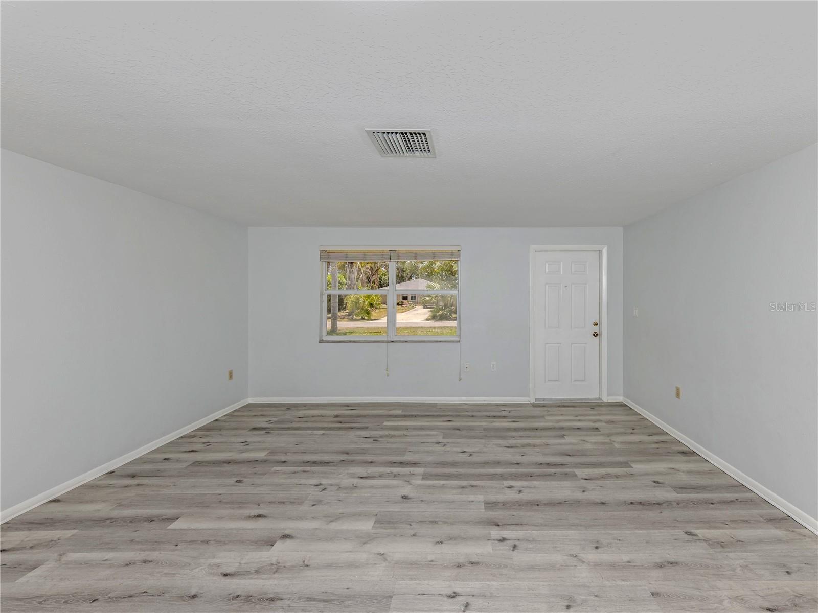 Image 3 of 33 For 320 Pavonia Road