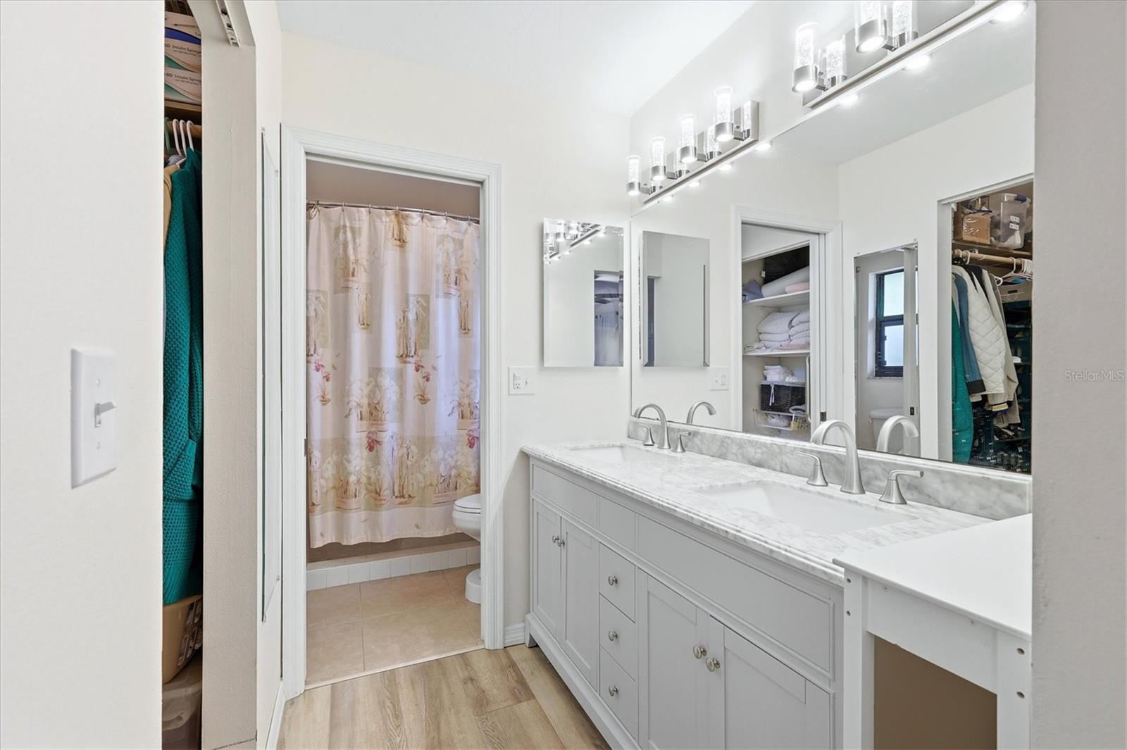Image 11 of 28 For 4793 Oak Forest Drive W 46