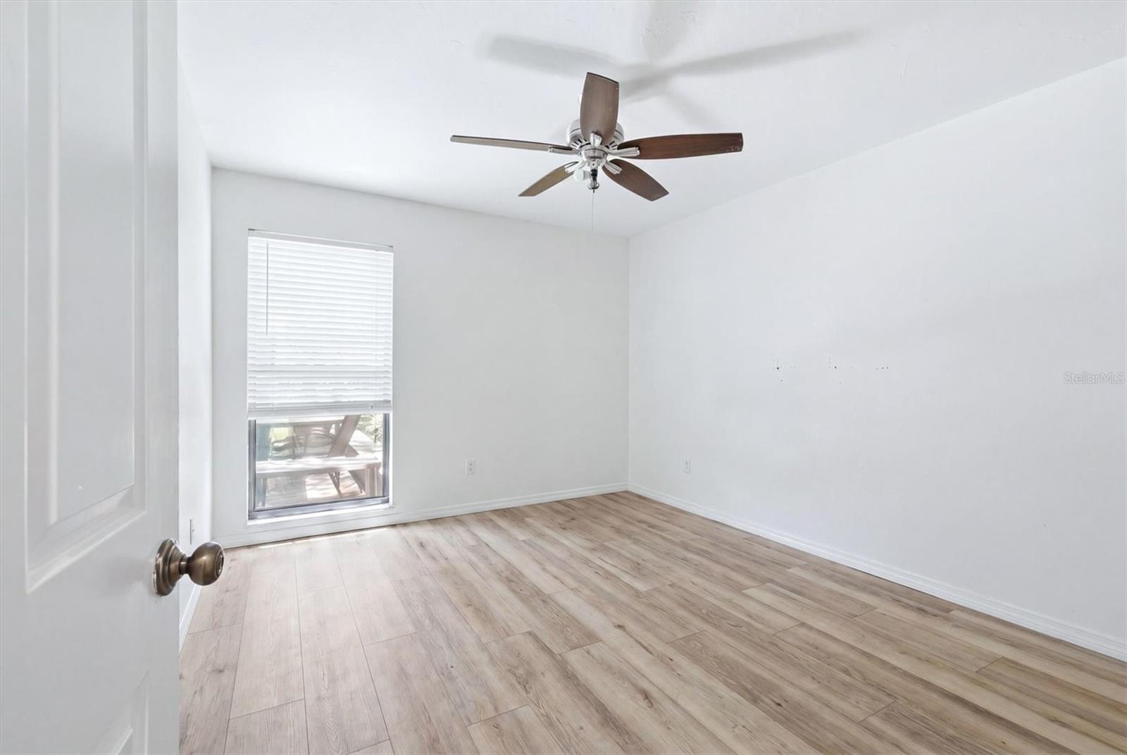 Image 12 of 28 For 4793 Oak Forest Drive W 46