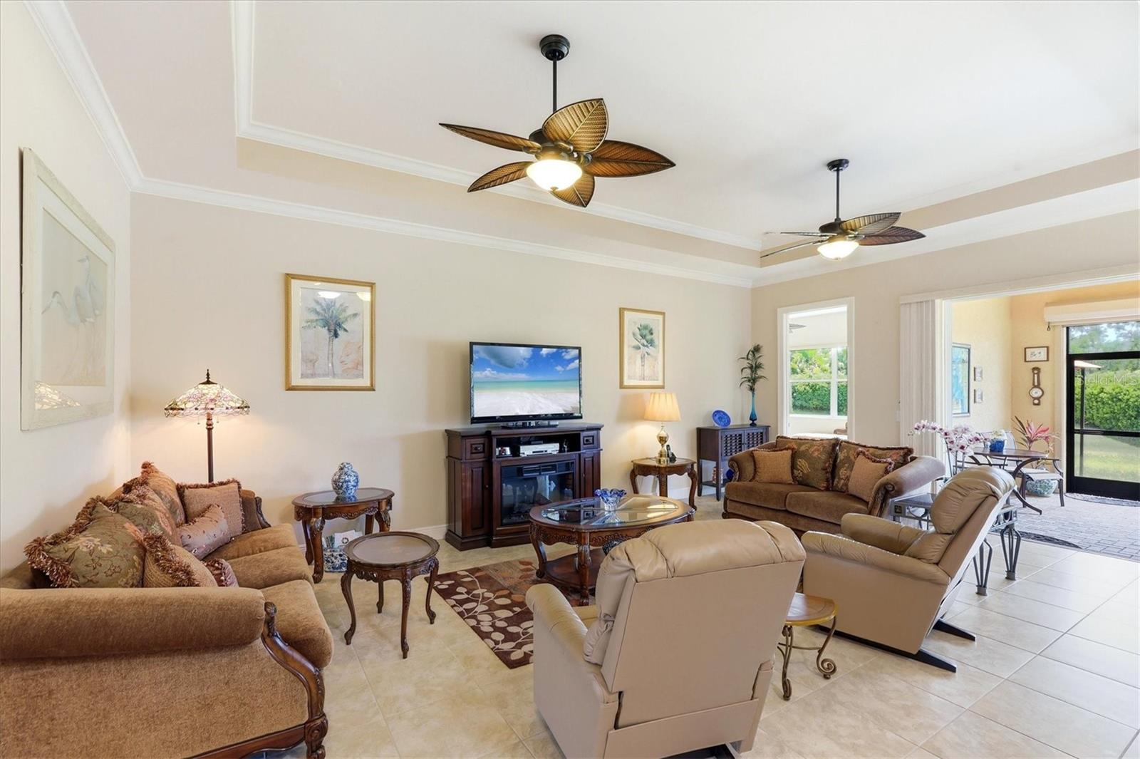 Image 11 of 99 For 345 Savona Way