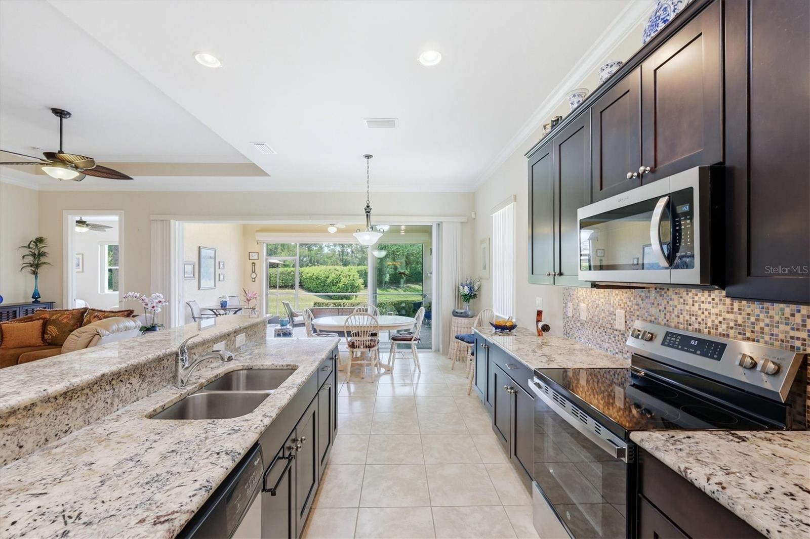 Image 15 of 99 For 345 Savona Way