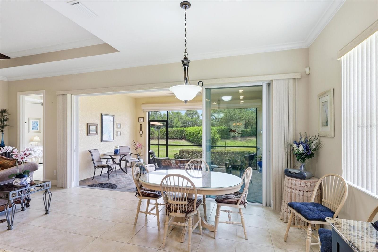 Image 16 of 99 For 345 Savona Way