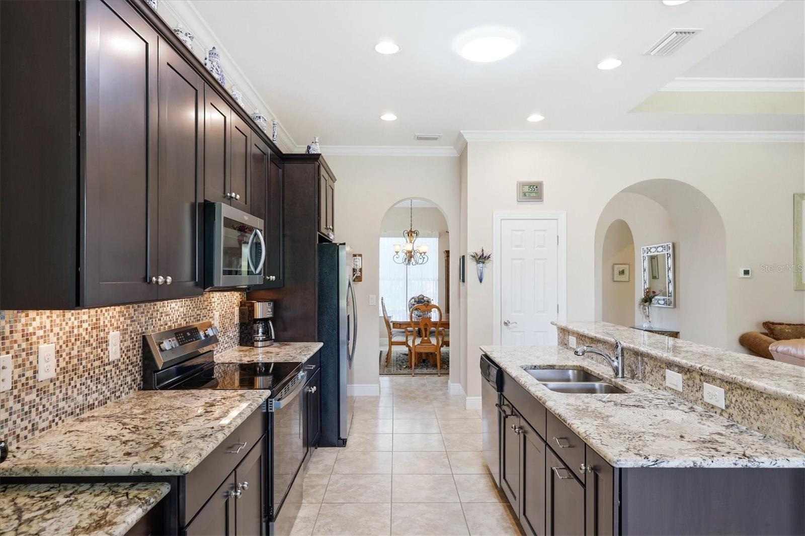 Image 39 of 99 For 345 Savona Way