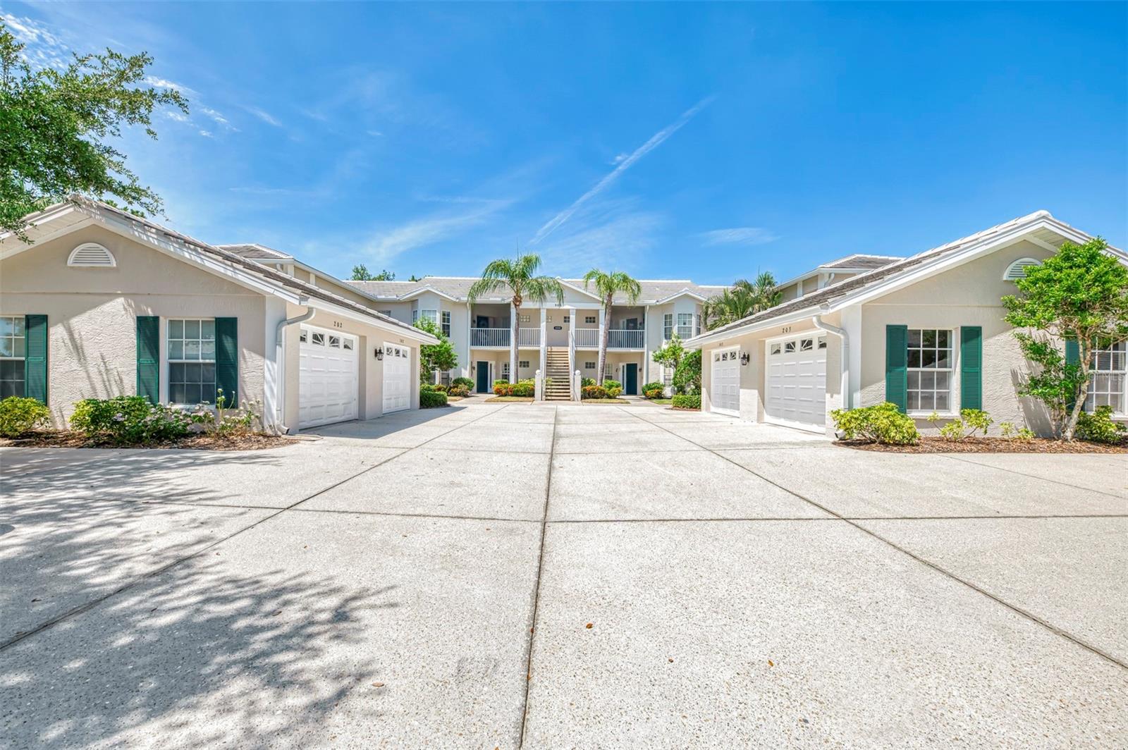 Image 10 of 70 For 900 Addington Court 203
