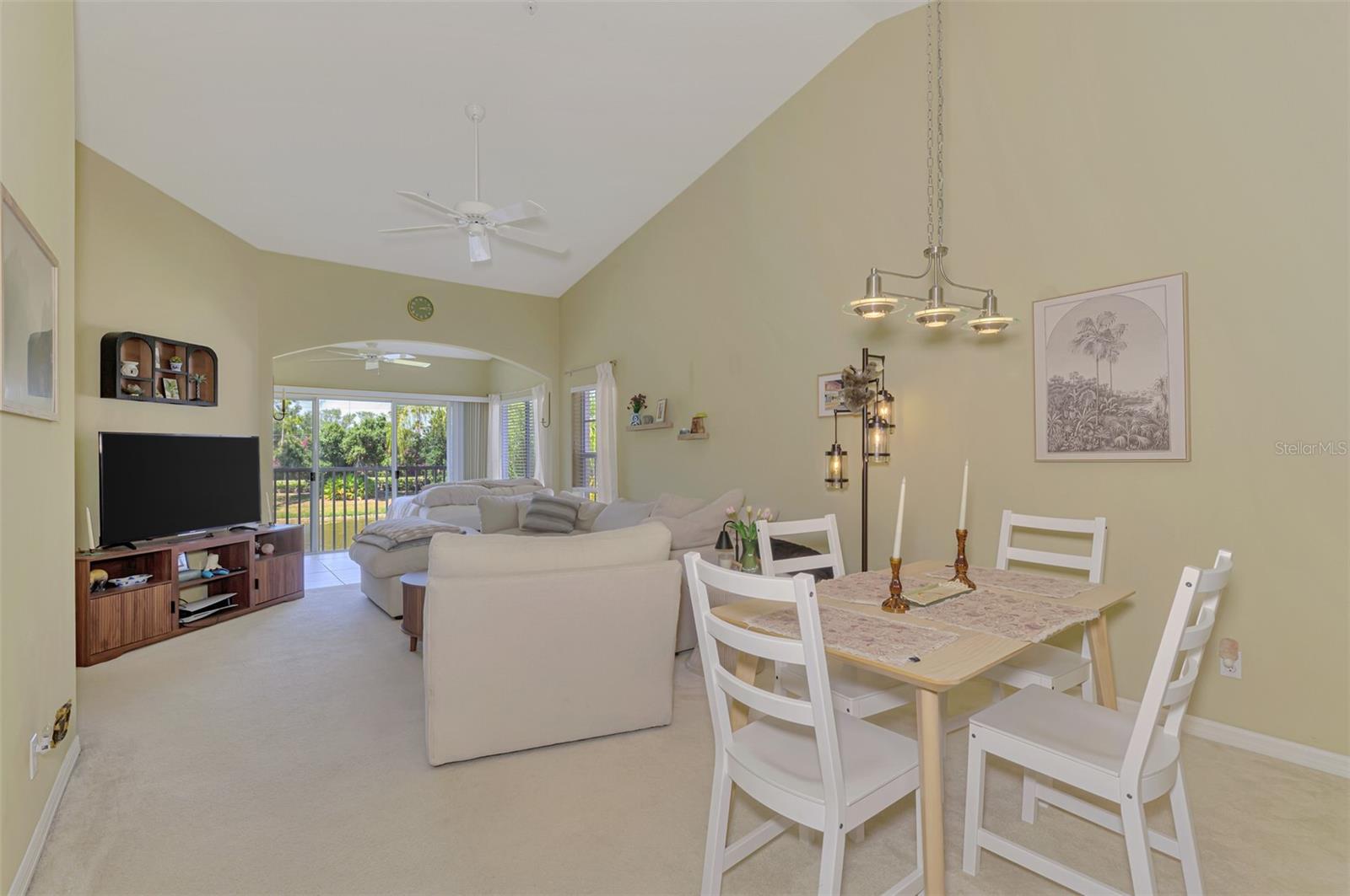 Image 20 of 70 For 900 Addington Court 203
