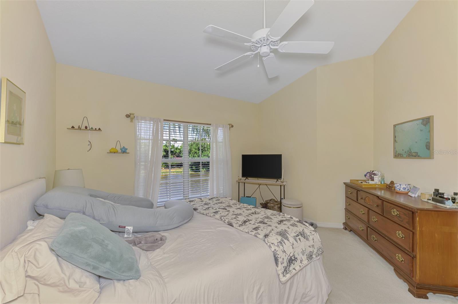 Image 42 of 70 For 900 Addington Court 203