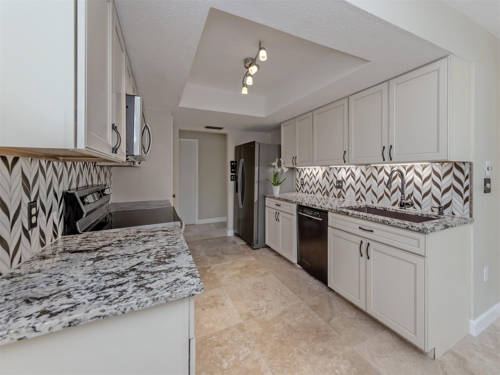 Image 15 of 60 For 1007 River Oaks Court