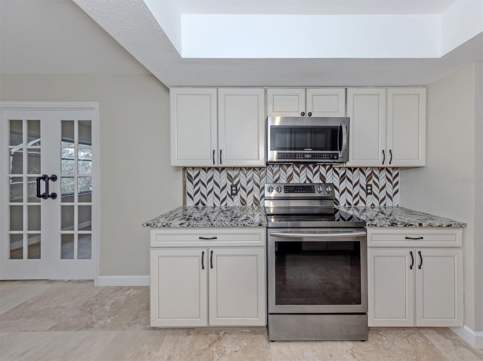Image 16 of 60 For 1007 River Oaks Court