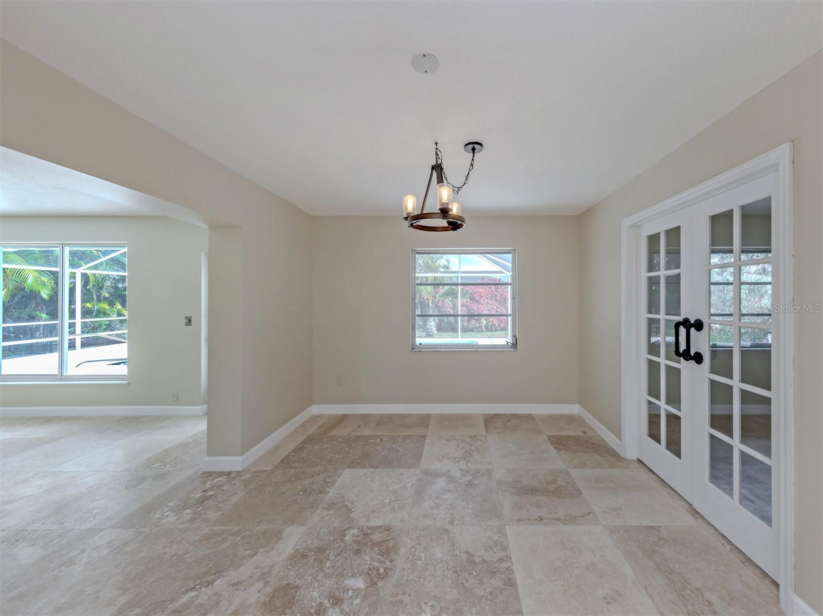 Image 19 of 60 For 1007 River Oaks Court