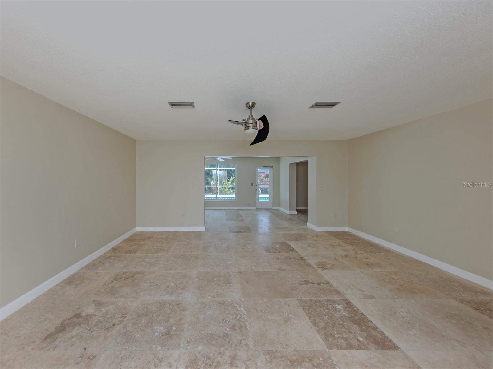 Image 3 of 60 For 1007 River Oaks Court