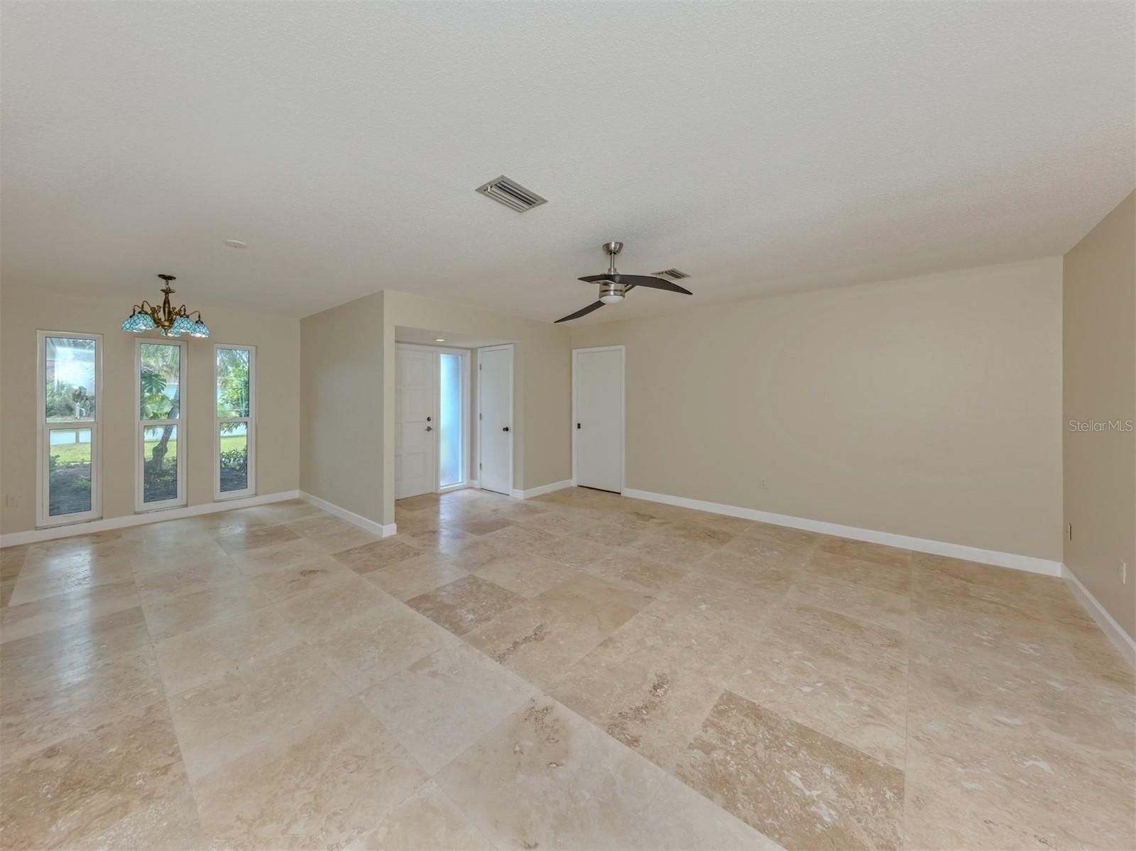 Image 8 of 60 For 1007 River Oaks Court