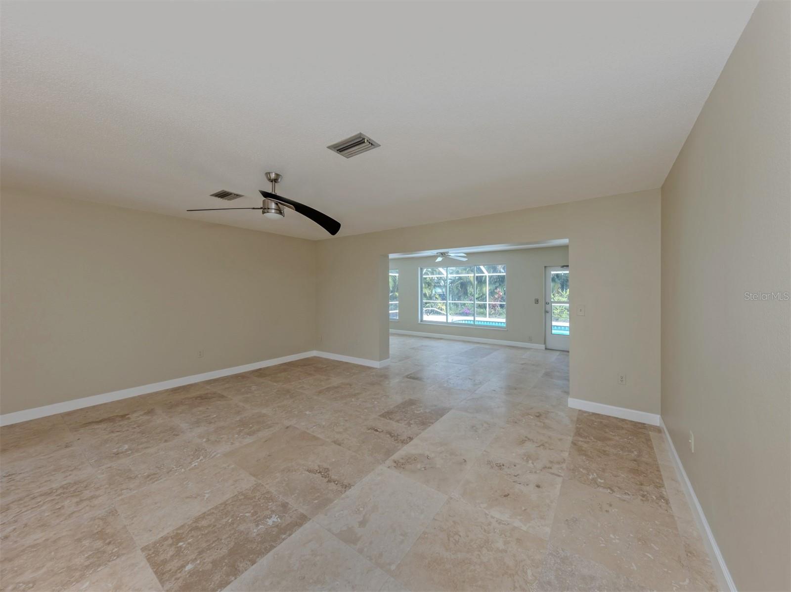 Image 9 of 60 For 1007 River Oaks Court