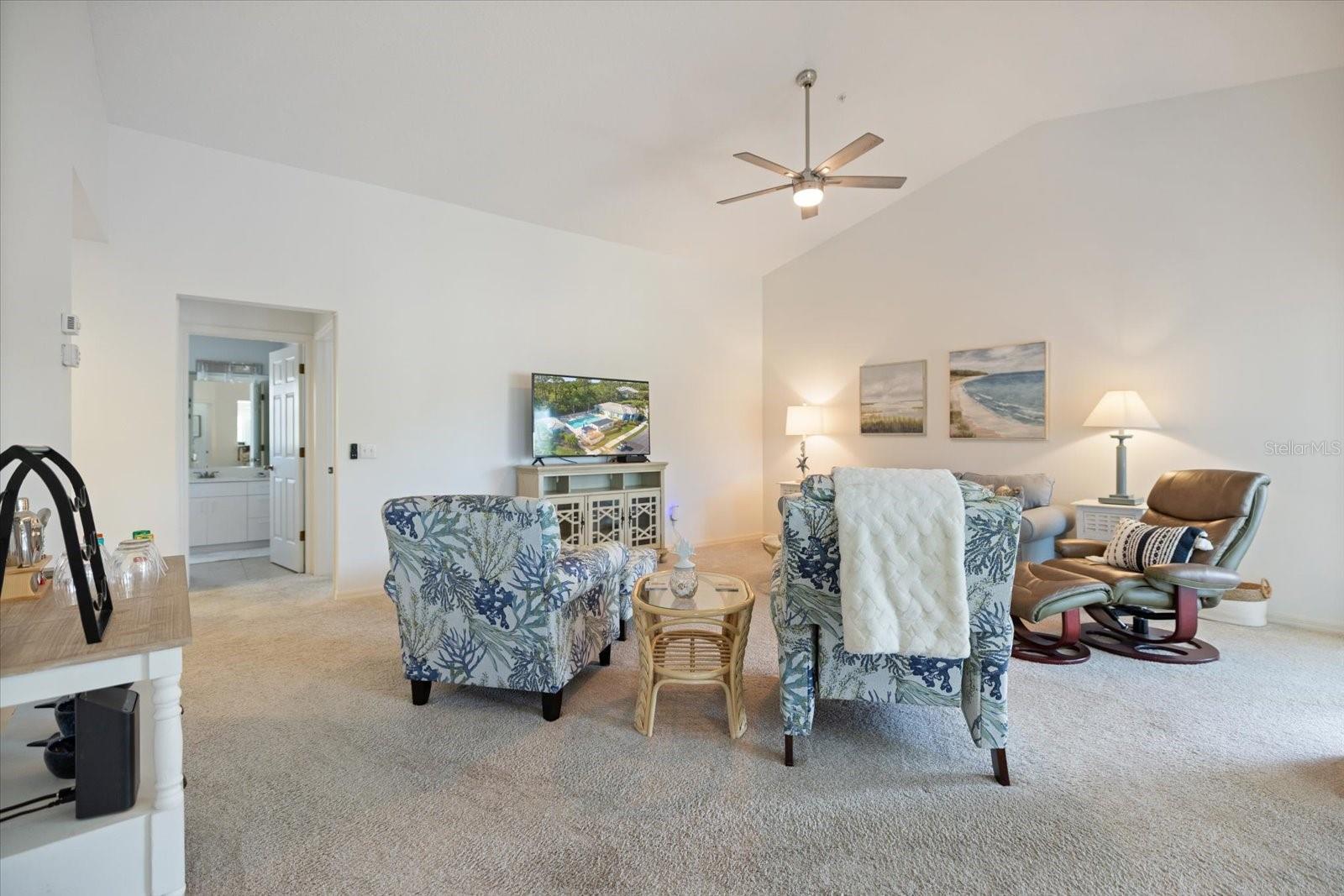 Image 14 of 40 For 801 Montrose Drive 202