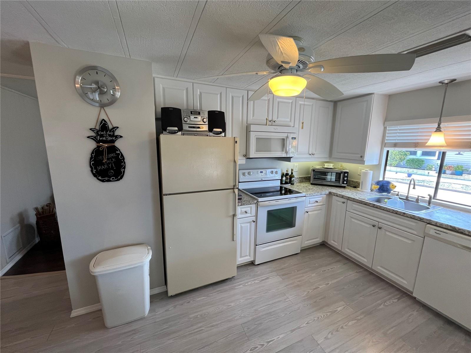 Image 15 of 30 For 533 Cervina Drive S