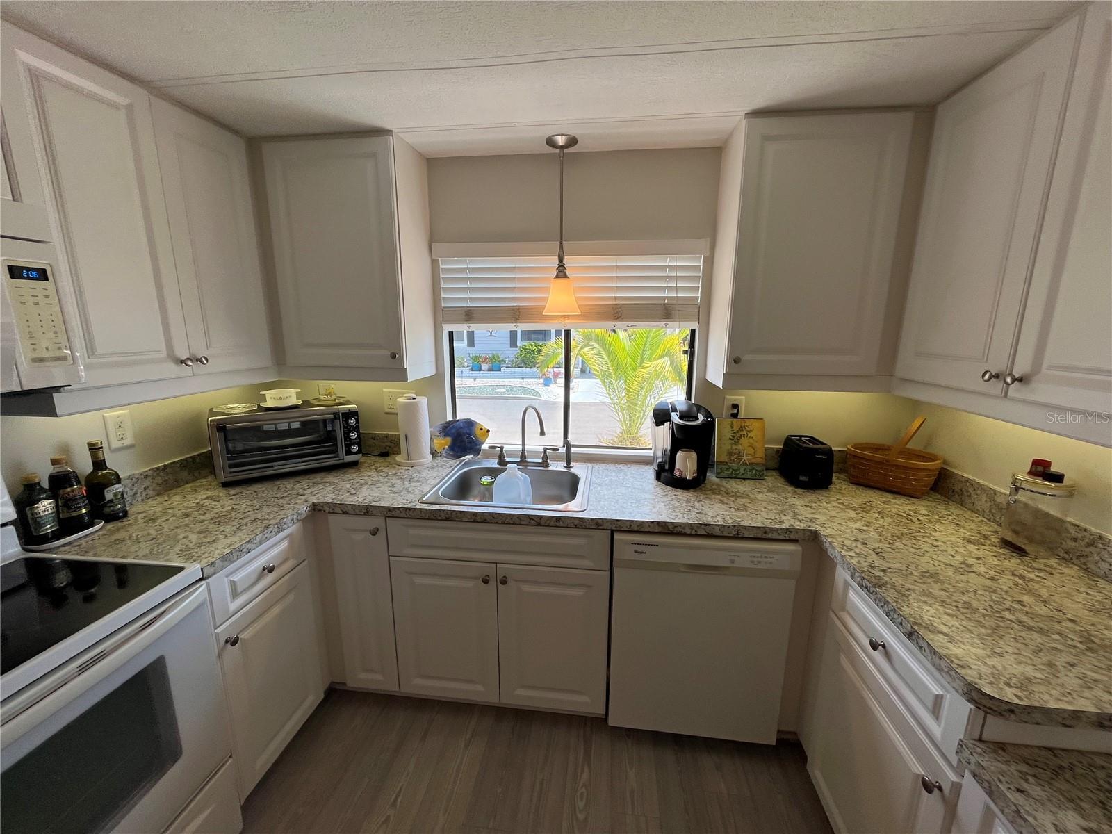 Image 16 of 30 For 533 Cervina Drive S