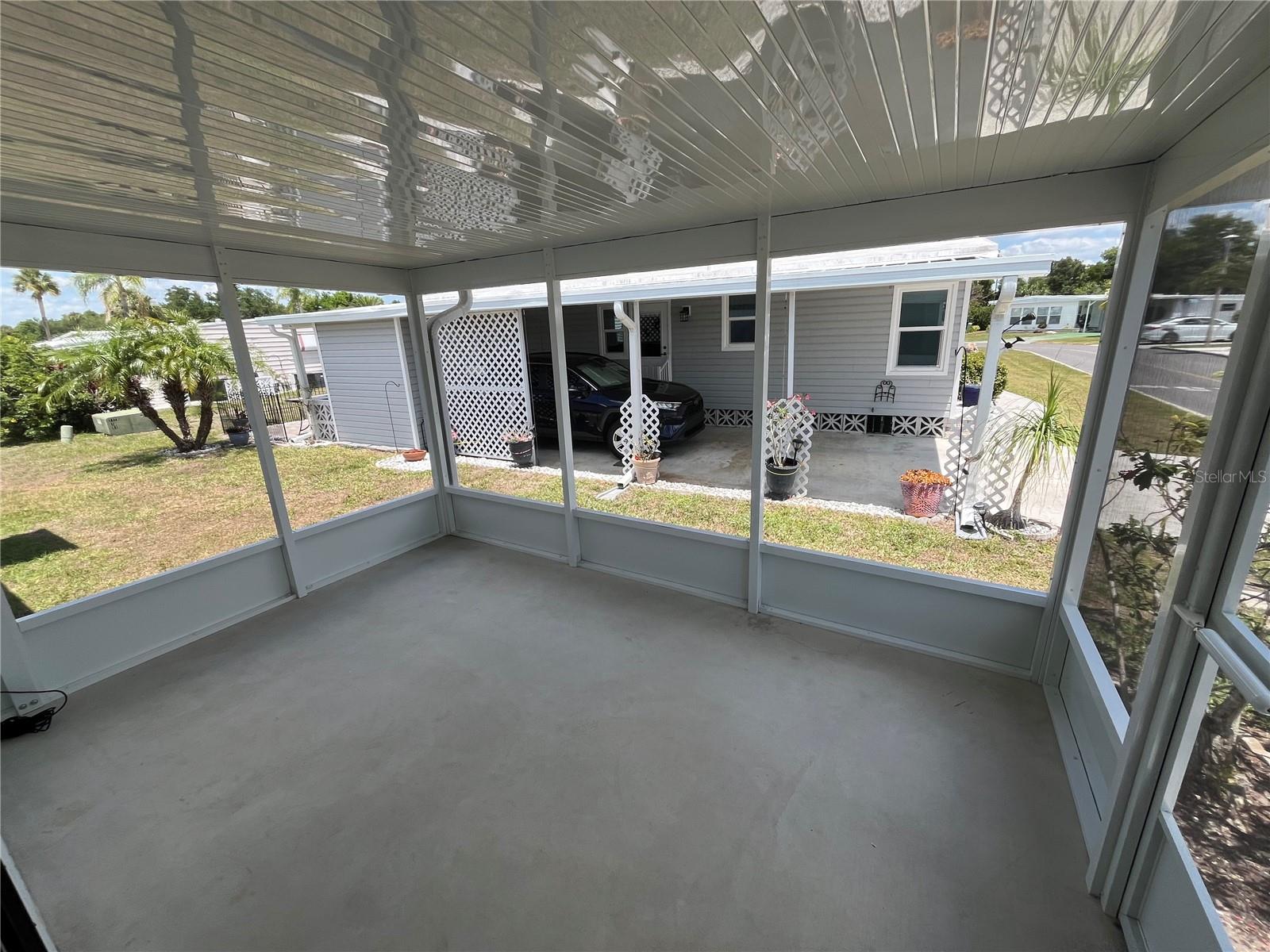 Image 9 of 30 For 533 Cervina Drive S