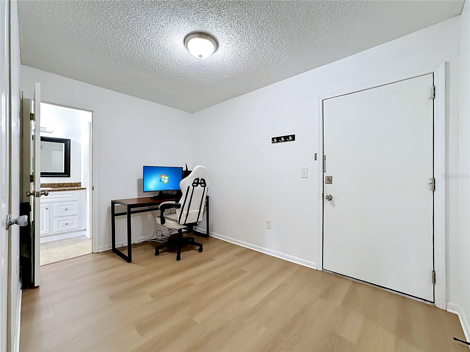 Image 15 of 33 For 5507 Fountain Lake Circle B206
