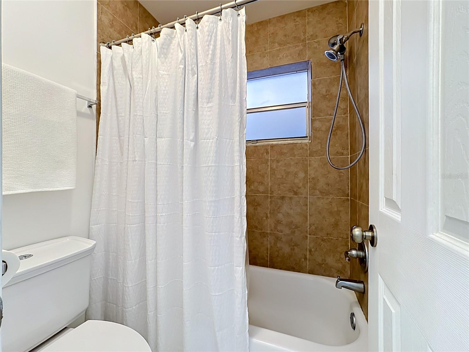 Image 23 of 33 For 5507 Fountain Lake Circle B206