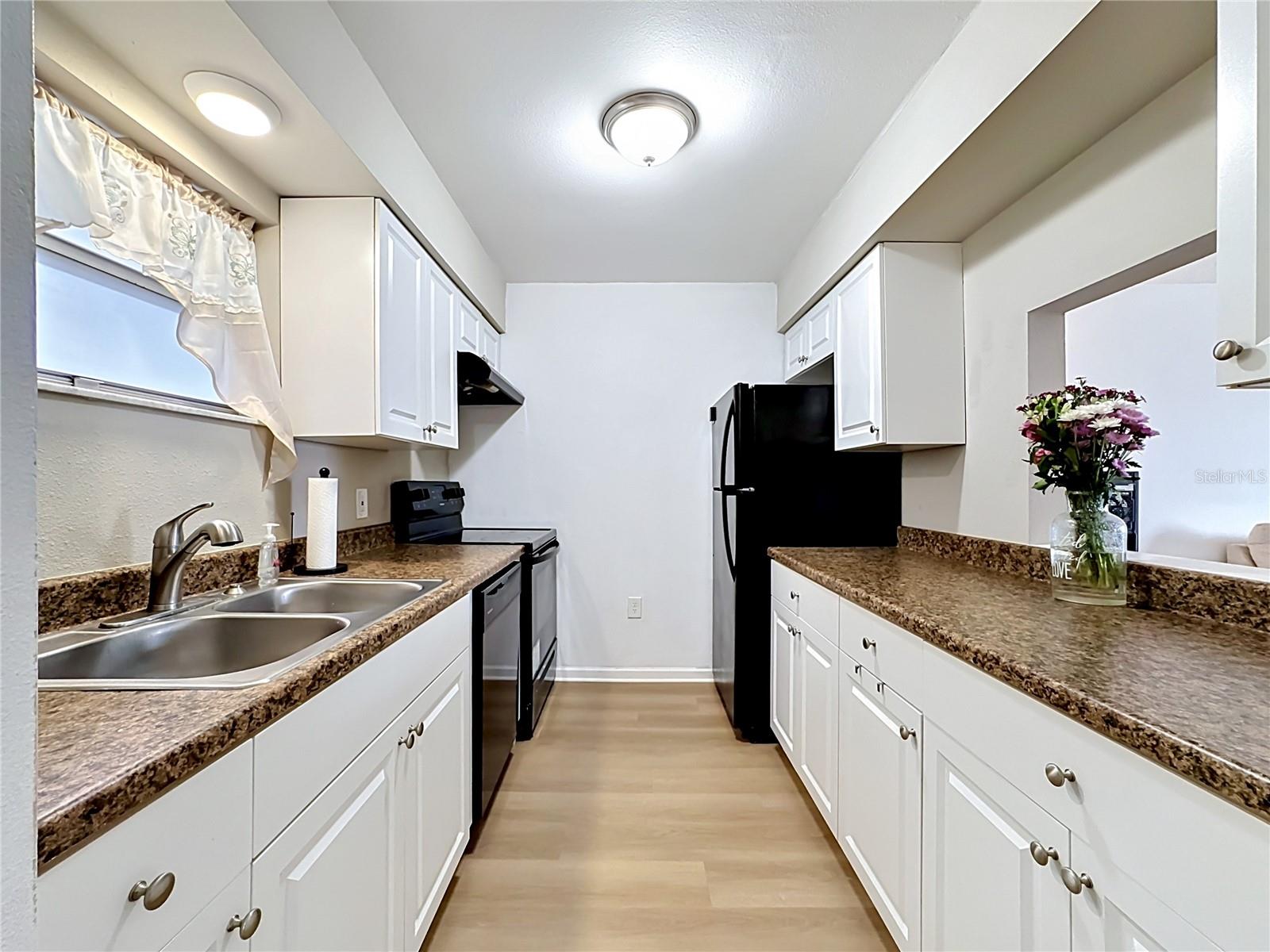 Image 6 of 33 For 5507 Fountain Lake Circle B206