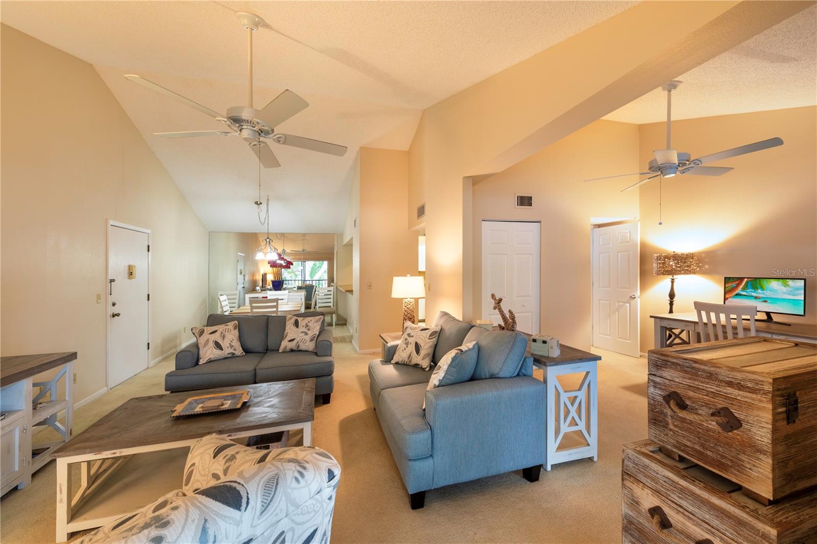 Image 10 of 39 For 646 Bird Bay Drive E 207