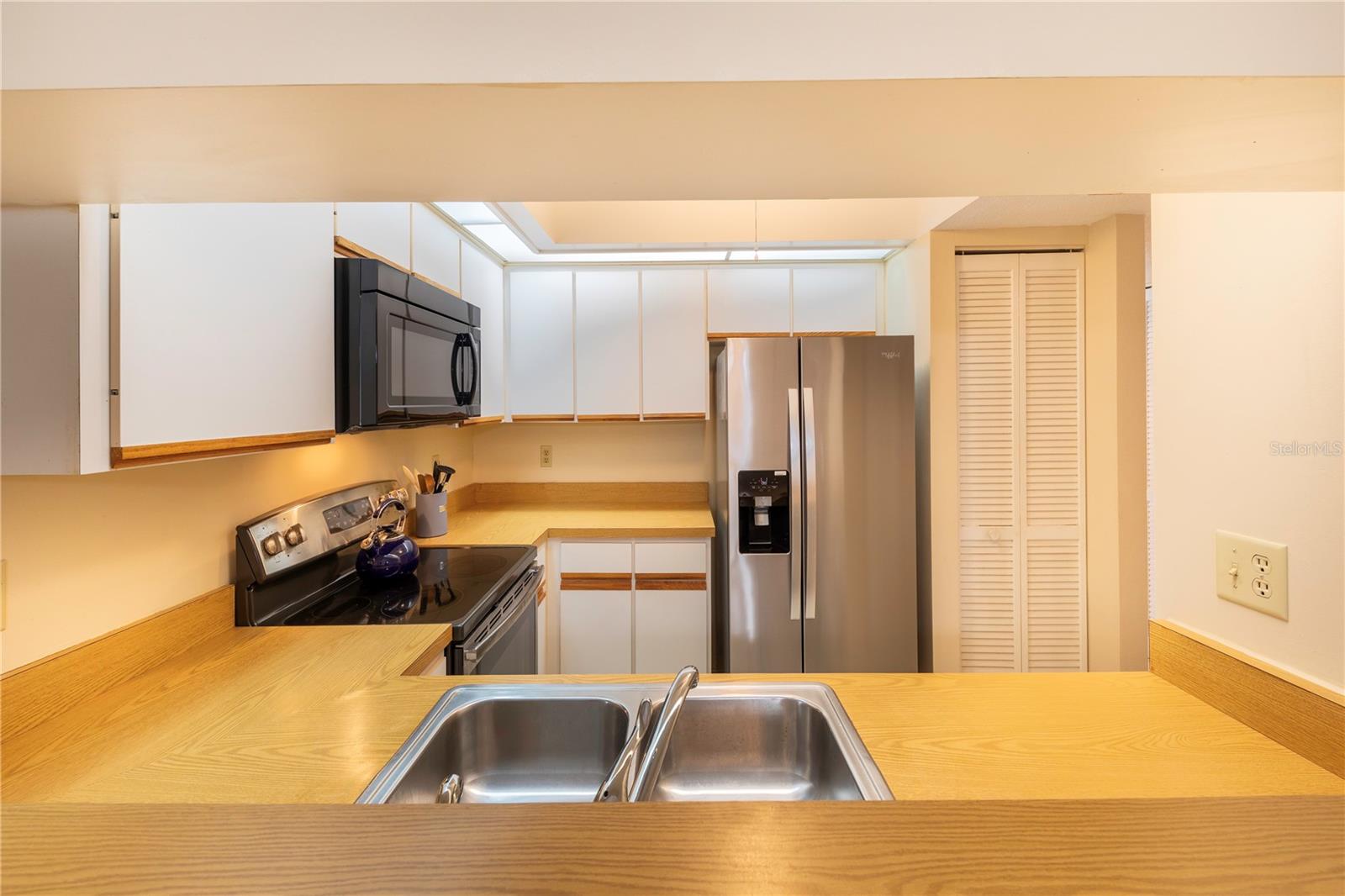Image 16 of 39 For 646 Bird Bay Drive E 207