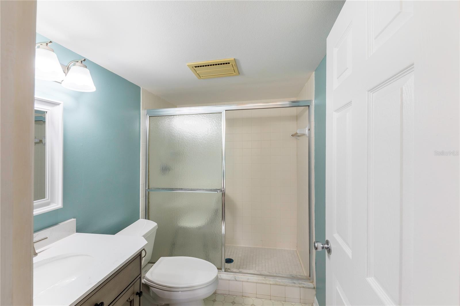 Image 19 of 39 For 646 Bird Bay Drive E 207
