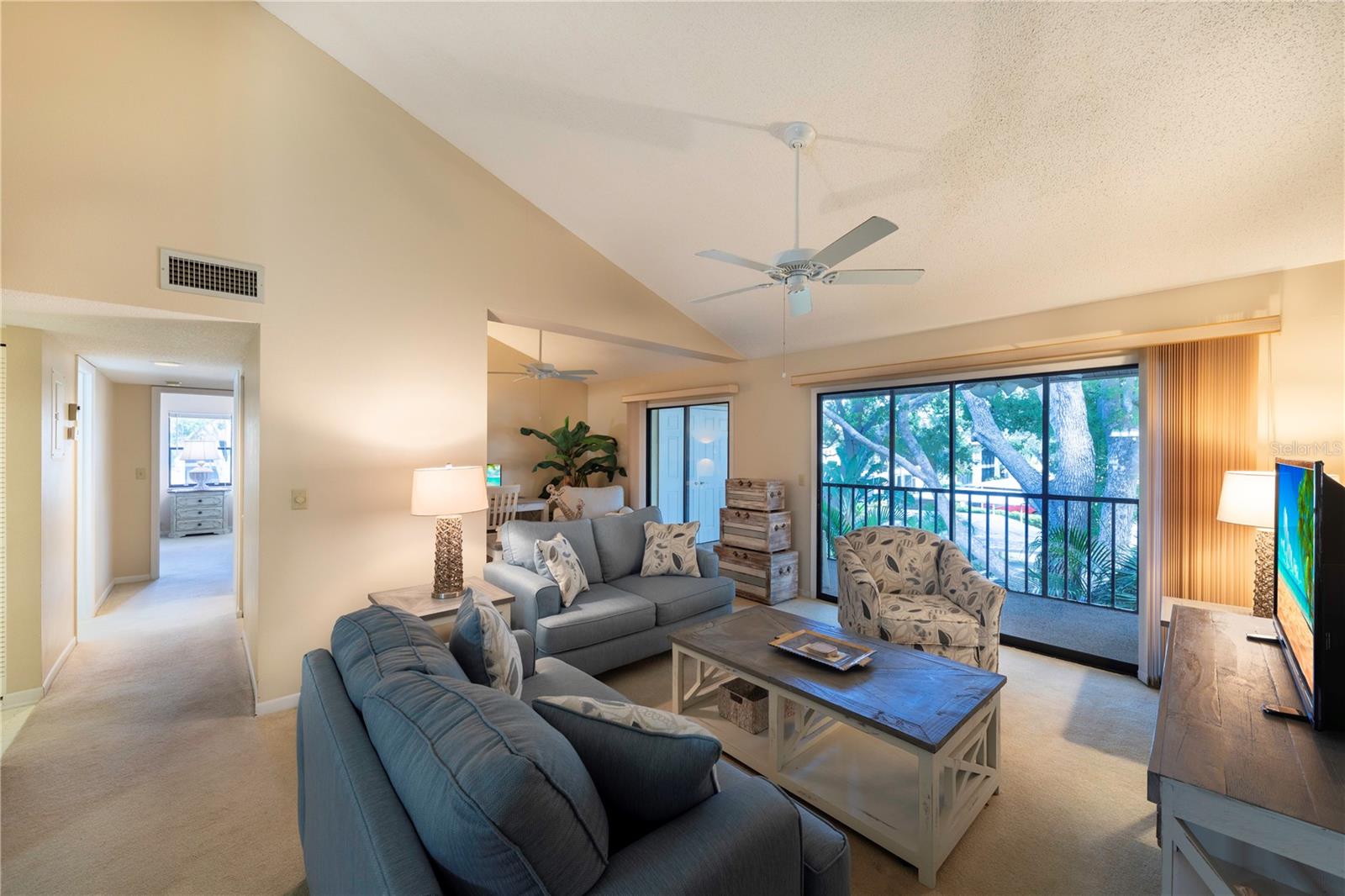 Image 5 of 39 For 646 Bird Bay Drive E 207