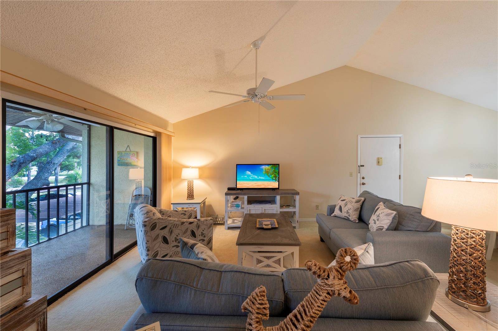 Image 9 of 39 For 646 Bird Bay Drive E 207