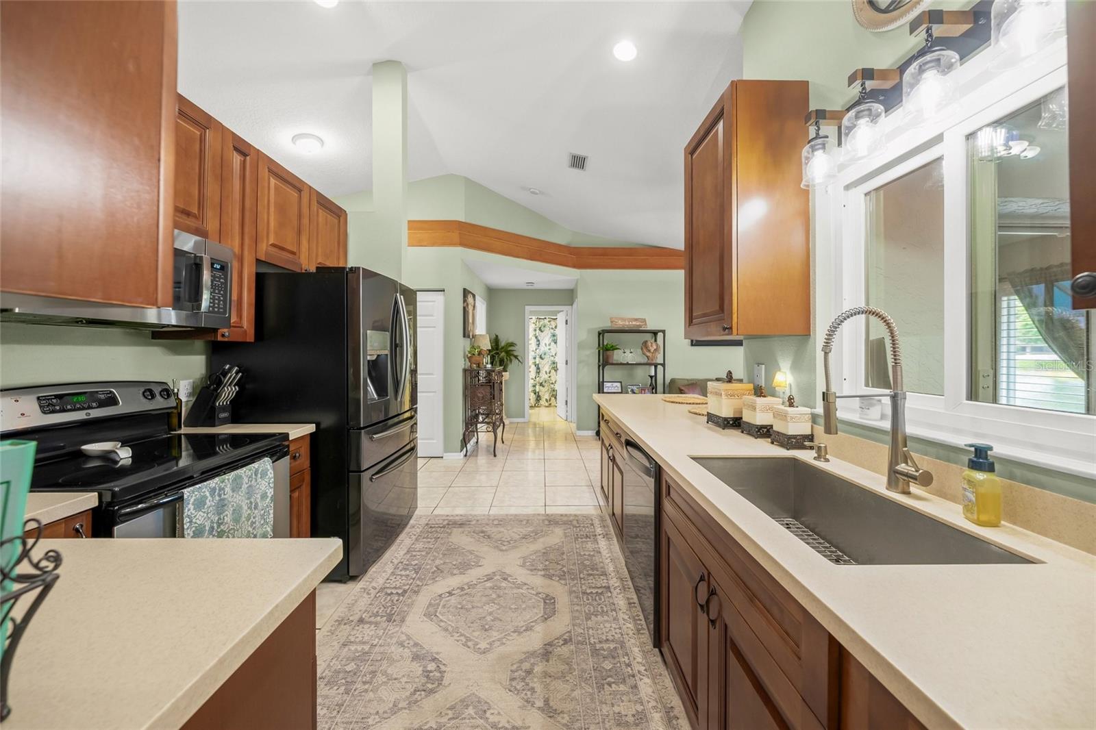 Image 10 of 33 For 7727 36th Lane E