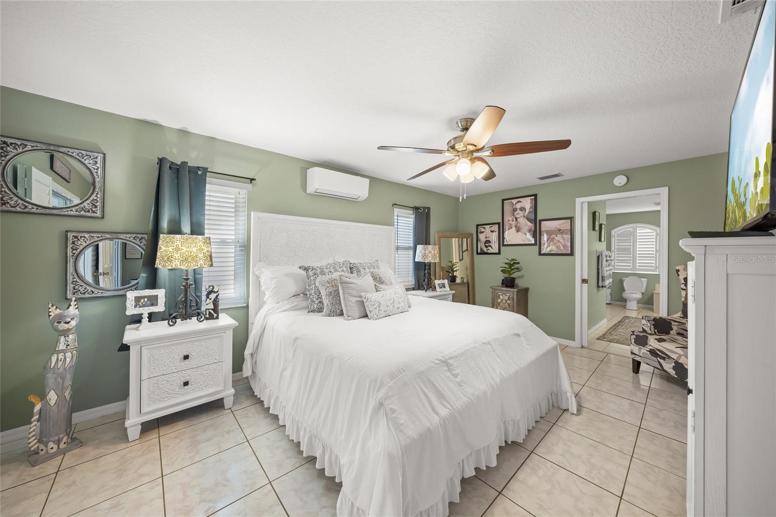Image 17 of 33 For 7727 36th Lane E