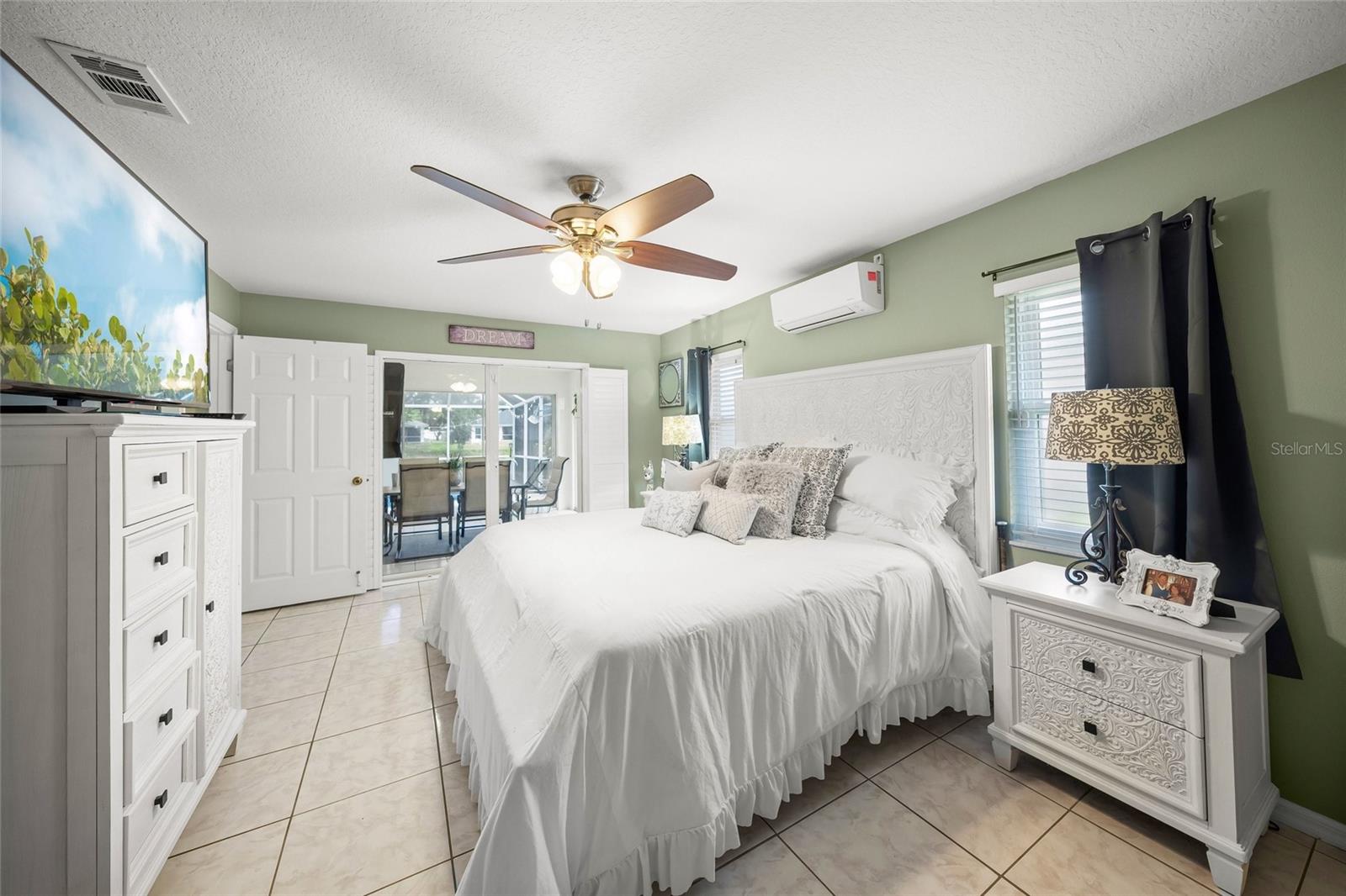 Image 18 of 33 For 7727 36th Lane E