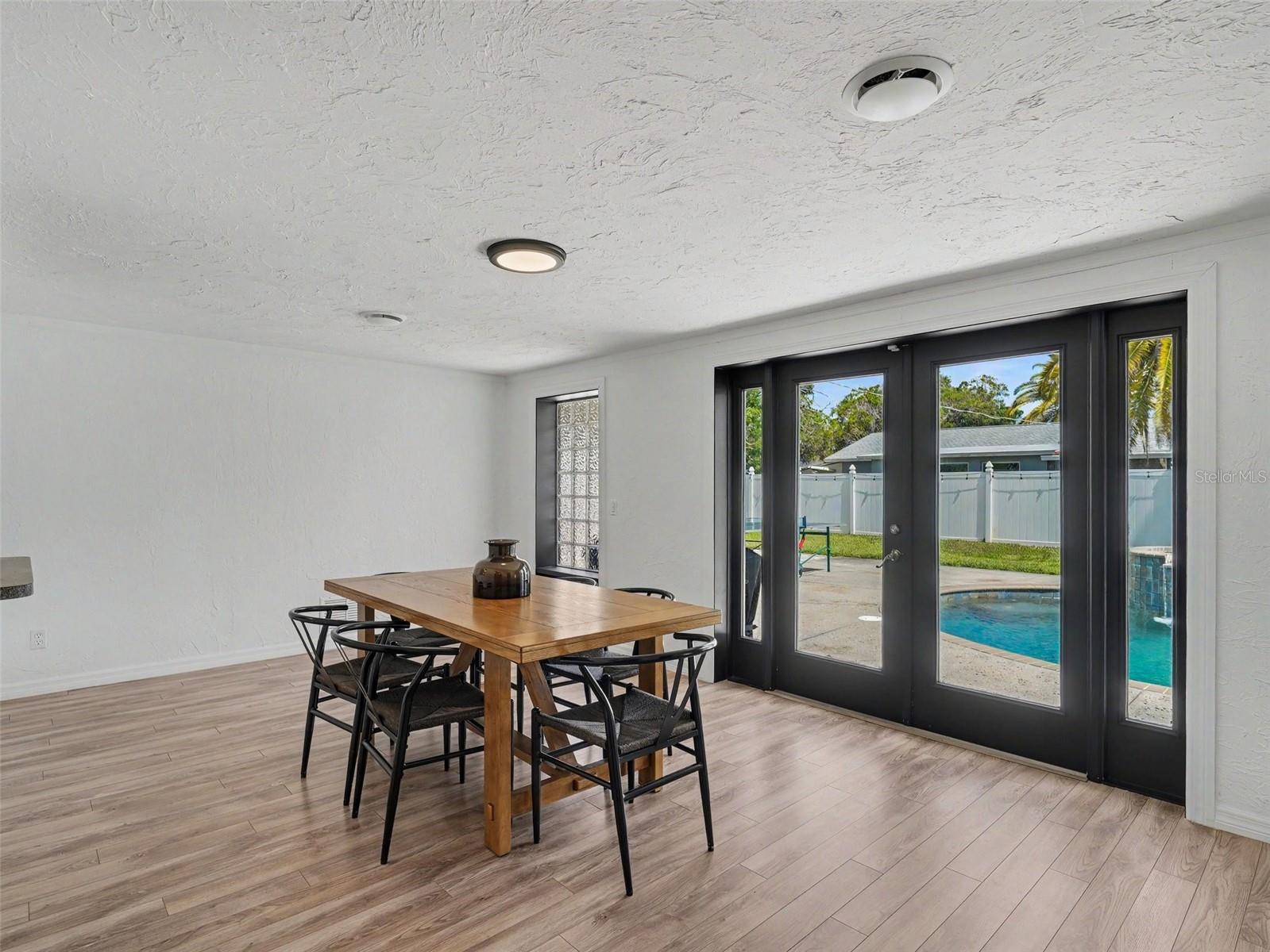 Image 12 of 55 For 222 Malvern Drive