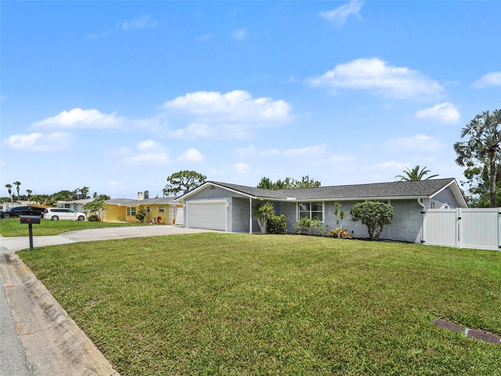 Image 4 of 55 For 222 Malvern Drive