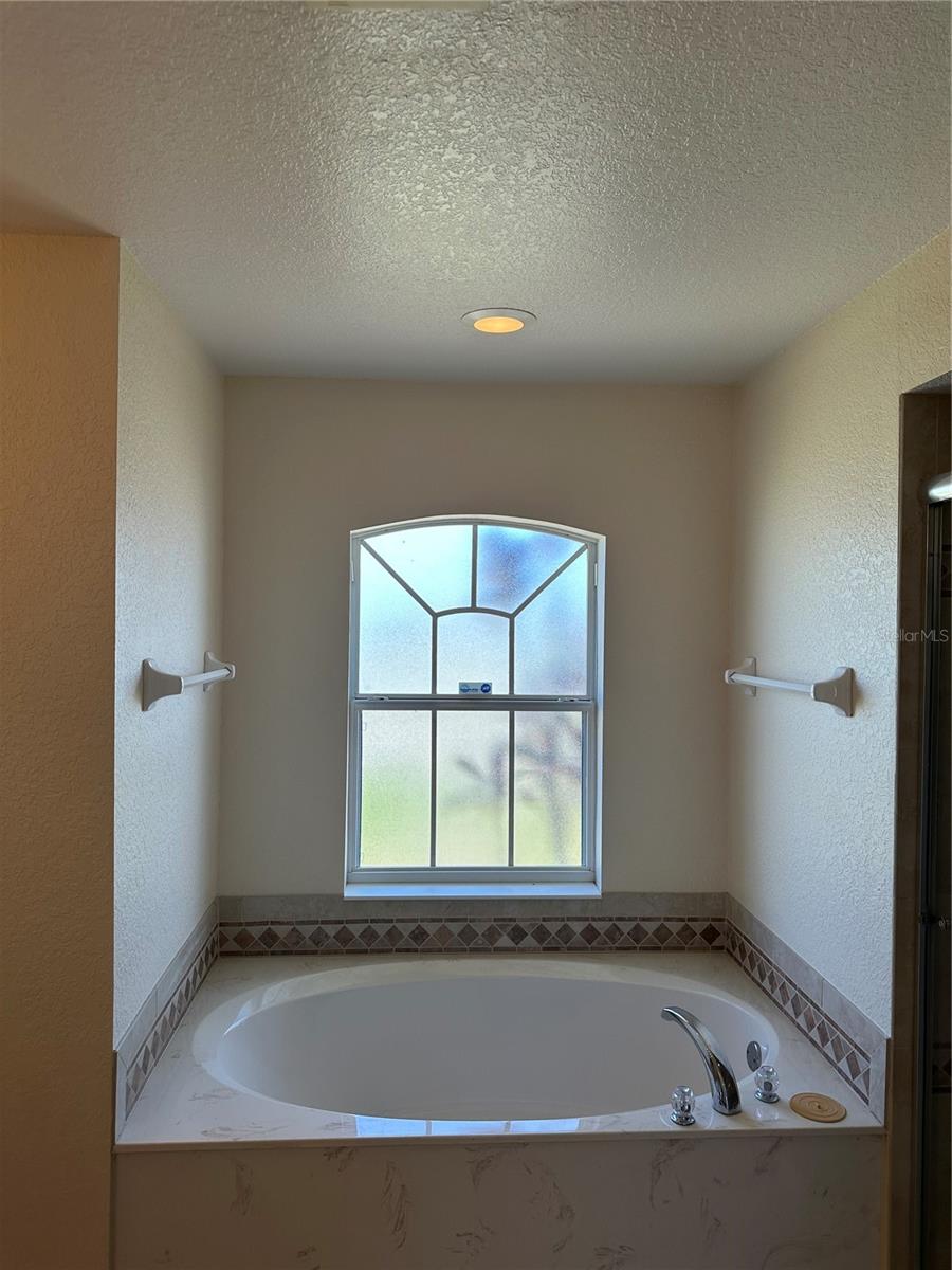 Image 12 of 21 For 8171 Rocliff Avenue